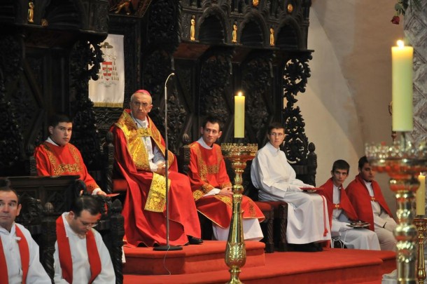 Popjevkom veselom blagdan objavite, Stošiju blaženu Zadrani častite!