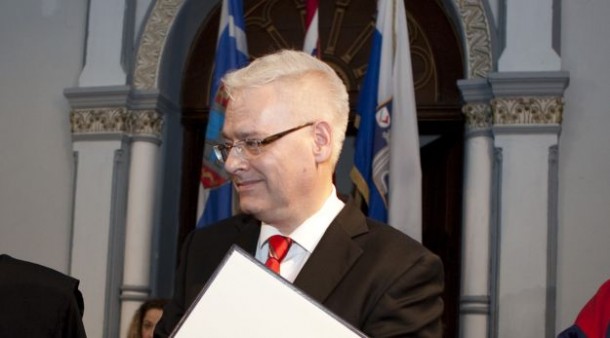 Josipović okuplja stručnjake za izlaz iz krize