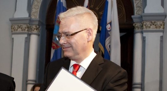 Josipović okuplja stručnjake za izlaz iz krize
