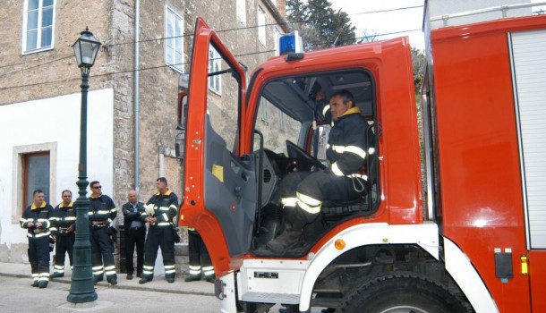 Prosvjedovat će svaki dan pred gradskom vijećnicom