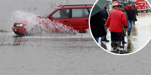 VODENI VAL PROLAZI KROZ HRVATSKU Poplavljene kuće, zatvorene ceste i mostovi