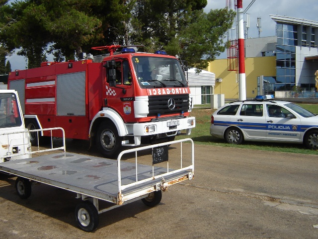 Milanović sa ministrima u Zemuniku na vatrogasnoj vježbi