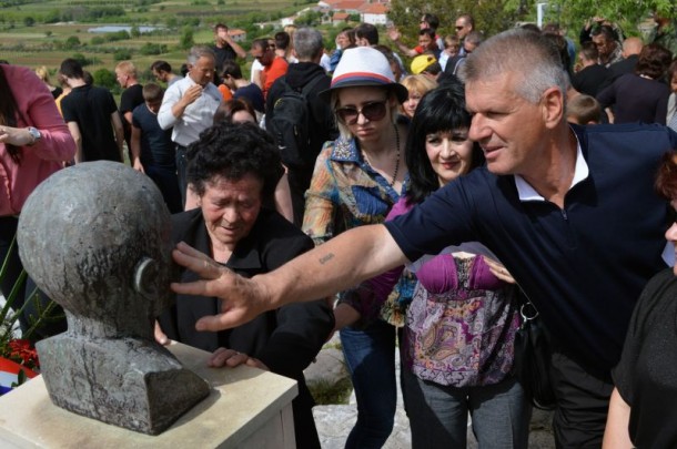 Pješačenjem od Bibinja do Polače odali počast junaku Franku Lisici