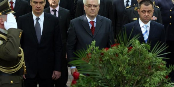 18. OBLJETNICA AKCIJE “BLJESAK” Josipović, Milanović i ministri položili vijence