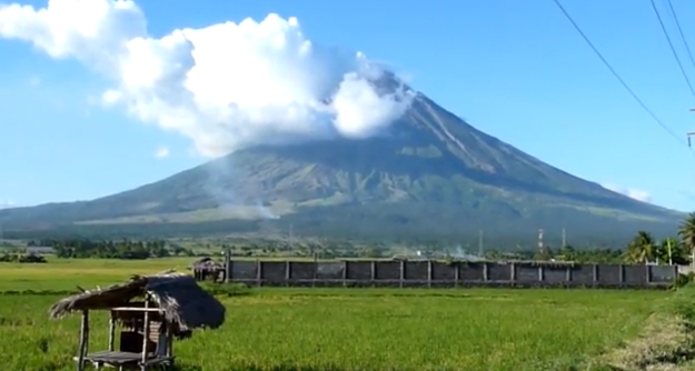 Vulkan na Filipinima se opet “probudio”: Kamenim gromadama ubio najmanje pet penjača, ostali zatočeni