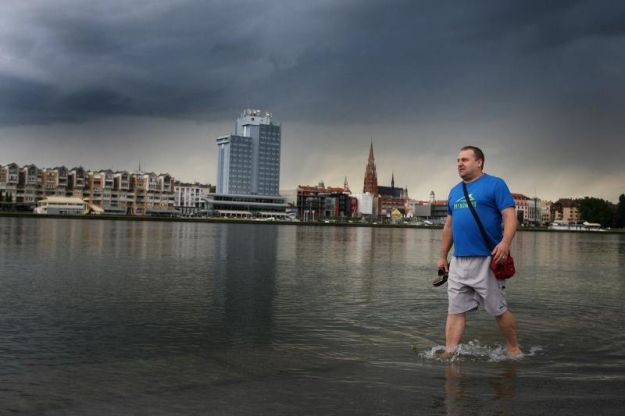 Drava poplavila dio Osijeka, Dunavom dolazi veliki vodeni val
