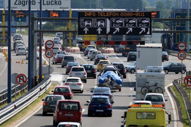 Vozači, budite strpljivi: Nesreće i gužve na autocestama otežavaju promet, sedmero ozlijeđenih na Istarskom ipsilonu