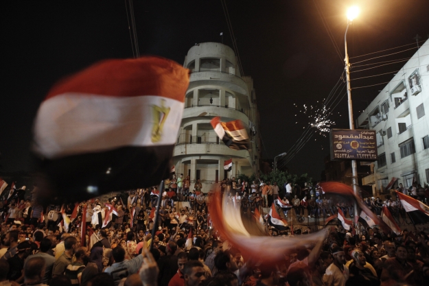 Oči svijeta zabrinuto uprte u Egipat: Vojska drži Morsija zatočenog, Mansour privremeni vođa!