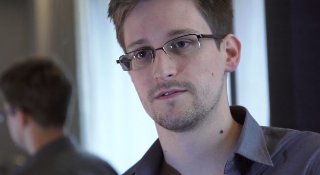 Snowdenov otac: FBI je tražio da odem posjetiti Edwarda u Moskvu, tamo je na sigurnom, u SAD-u ne bi imao pravedno suđenje