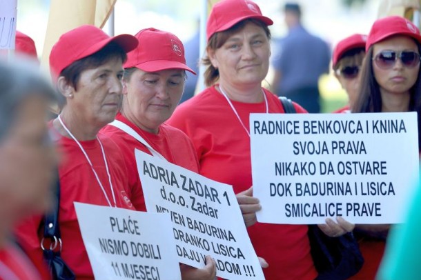 Dvije i pol plaće »sjedaju« na 76 računa radnica Adrije