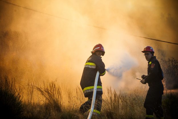 200 vatrogasaca gasi vatru kod Omiša: Kuće obranjene, sumnja se da je požar podmetnut