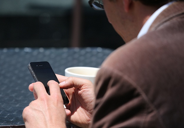 Padaju cijene SMS-a, poziva i prijenosa podataka: Od danas znatno niže cijene mobilnih usluga u roamingu!