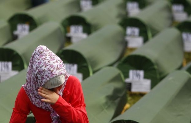 Sjećanje na žrtve Srebrenice: U Potočarima ukop 409 žrtava, među njima novorođenče i 44 maloljetna dječaka