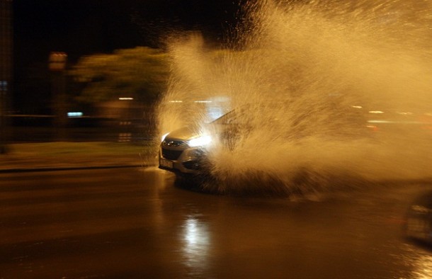 Posljedice nevremena: Jak pljusak i grmljavina zahvatili su Zadar, u Zagrebu srušena stabla i polomljene grane