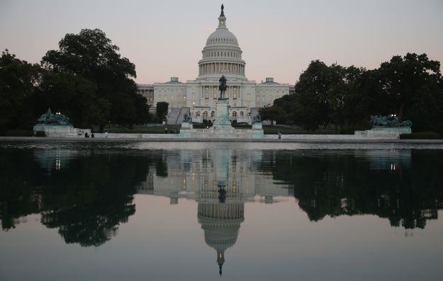 Drama na Capitol Hillu: Kongres nije donio proračun, državne agencije u blokadi!