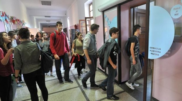 Gimnazija Vladimir Nazor dobila nova moderna vrata