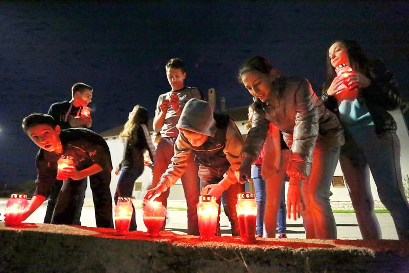 98 svijeća za sve poginule u Škabrnji