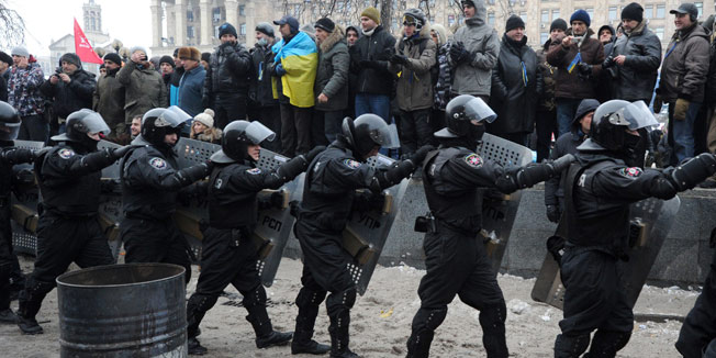 UKRAJINSKA POLICIJA SE POVLAČI Ministar: “Nećemo jurišati na trg”