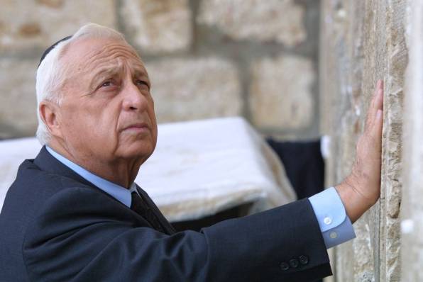 Nakon osam godina u komi, preminuo je Ariel Sharon
