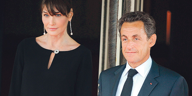 PRELJUB U PREDSJEDNIČKOJ PALAČI Carla Bruni Hollandea razumije, Nicolas Sarkozy ga ismijava