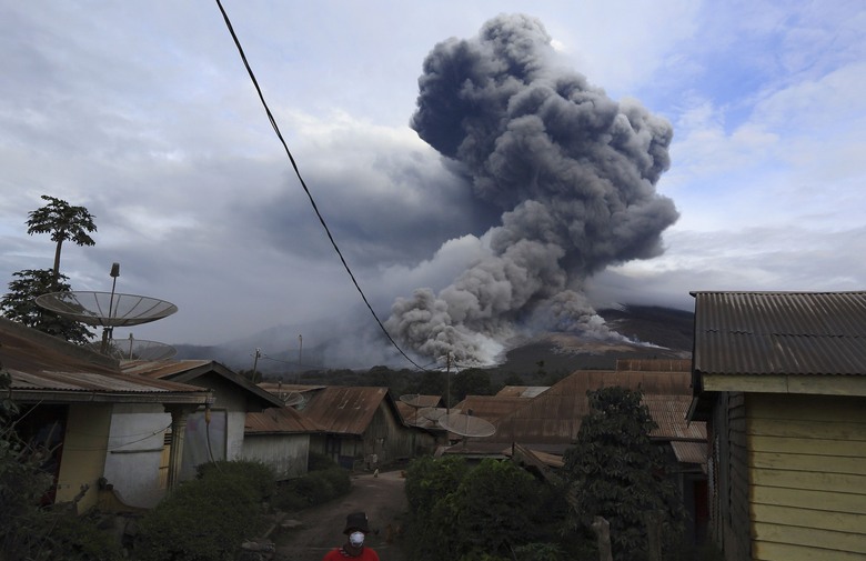 Erupcija vulkana ubila 11 ljudi, uključujući četvero djece!