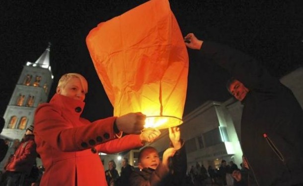 Zadrani za Valentinovo pustili tri tisuće lampiona: na Forumu “pala” i jedna javna prosidba