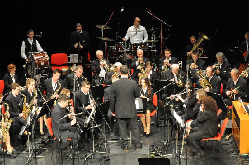 Koncert Gradske glazbe počeo u kazalištu, završen na Kalelargi