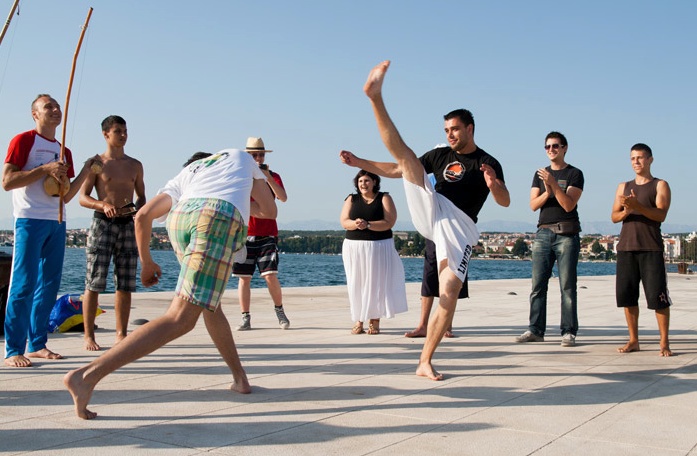 Članovi udruge Capoeira Amazonas Zadar nastupili na Narodnom trgu