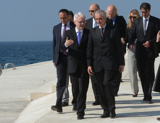 Besramno trošenje u najvećoj krizi: Josipovićevo trčanje za biračima košta 44 milijuna kuna