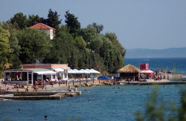 TUČNJAVA NA KOLOVARIMA Teško ozlijeđeni mladići smješteni u Opću bolnicu