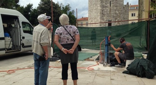 Turiste dočekali radovi na Trgu Petra Zoranića