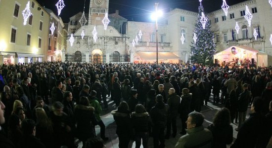 Između Božića i dočeka Nove – koncert zvijezde domaće glazbe