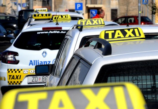 Grad Zadar mora hitno donijeti novu odluku o taksi prijevozu