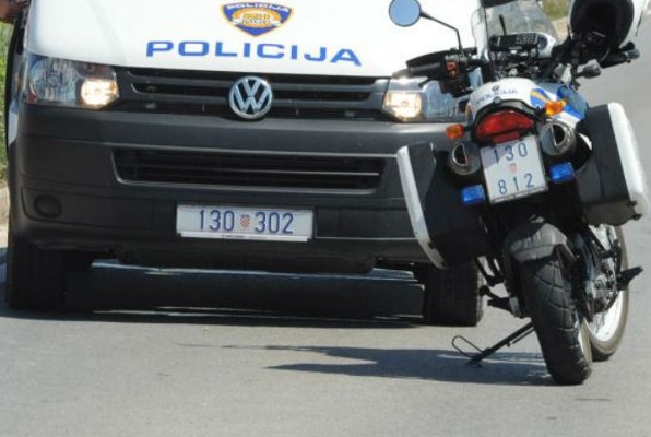 BIBINJE Udarila u ogradni zid kuće; dvije 19-godišnje djevojke teško ozljeđene