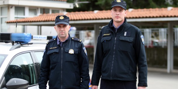 ZADARSKI POLICAJCI SPASILI BEBU Miroslav i Tomislav ponos su Hrvatske