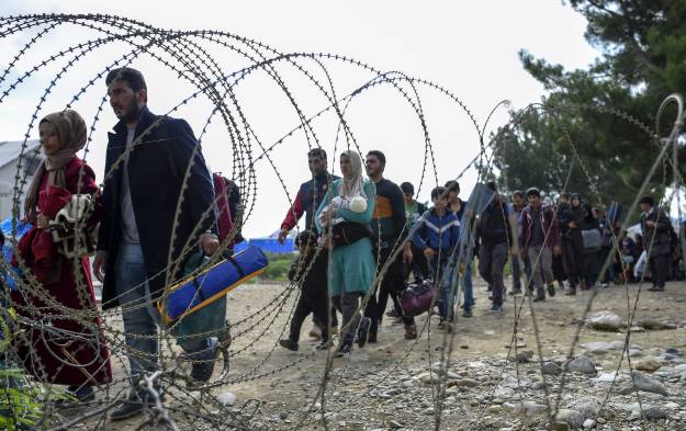 Stotine izbjeglica kroz polja ušle u Hrvatsku, Slovenci već sutra šalju vojsku na granicu