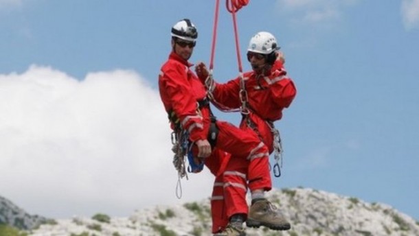 NP PAKLENICA Češki turisti ostali zarobljeni penjući se u stijeni, spašavalo ih 12 HGSS-ovaca