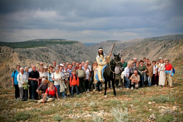 JUBILARNI SUSRET LJUBITELJA KARLA MAYA I FILMOVA O WINNETOUU U STARIGRADU-PAKLENICI