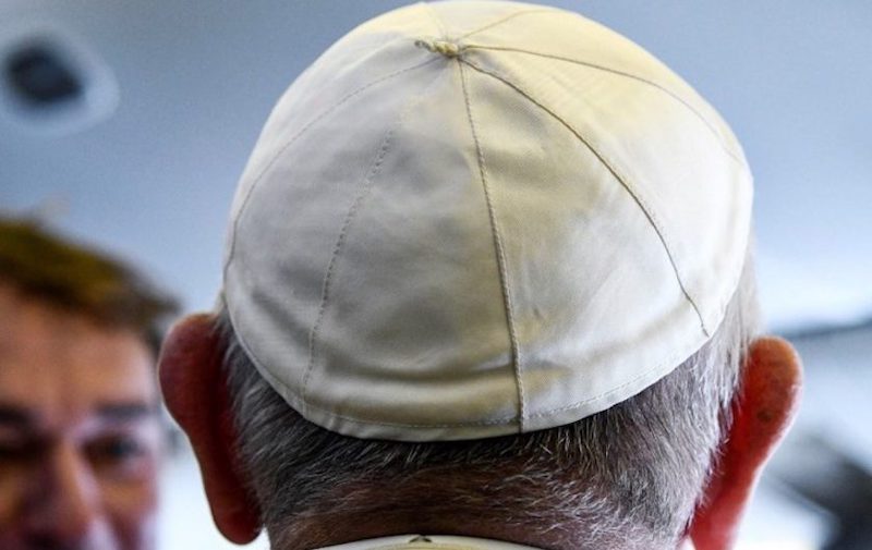 Vatikan potresa novi skandal zlostavljanja dječaka. Optuženi svećenik počeo je mucati pred novinarima