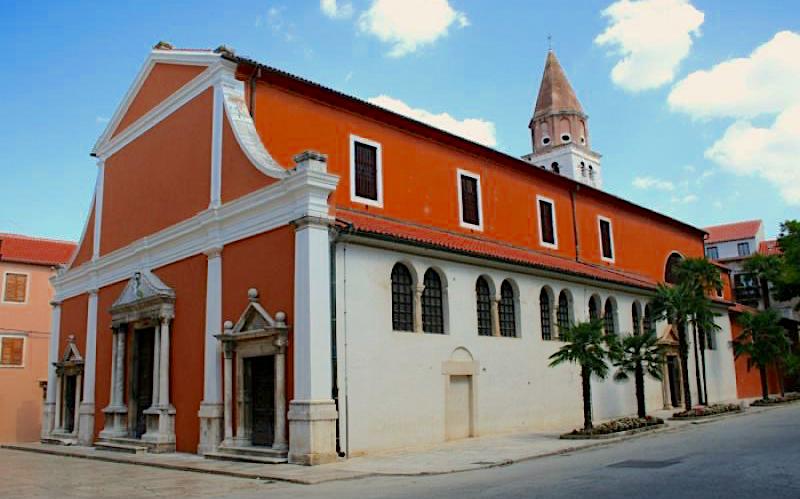 U Hrvatskoj je koronavirus najopasniji blagdanima i nedjeljom – crkve jedine sigurne