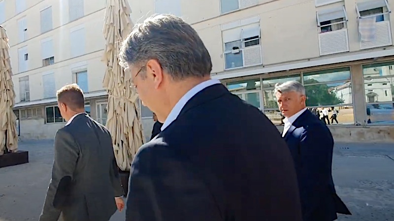 VIDEO Premijer Plenković bježao od pitanja o Kalmetinoj mafiji, ne demantira postojanje iste